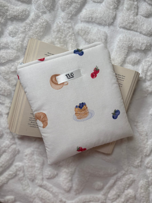 Kindle Sleeve – “Pastry & Pages”