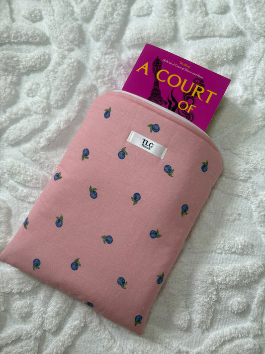 Paper back book sleeve - ‘Blueberry Blush’ (Large - Paperback books)